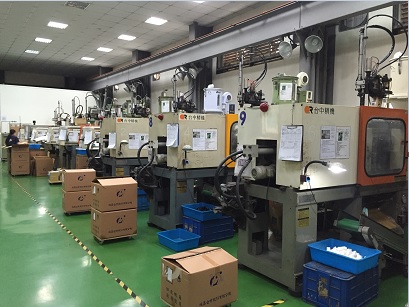 Plastic injection molding line